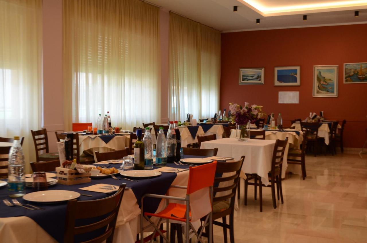 Hotel Boston Cesenatico Eksteriør bilde